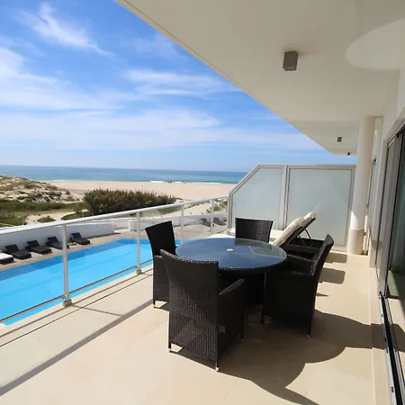 Semesteranläggning (resort) The Beachfront - D'el Rey Golf & 5*
