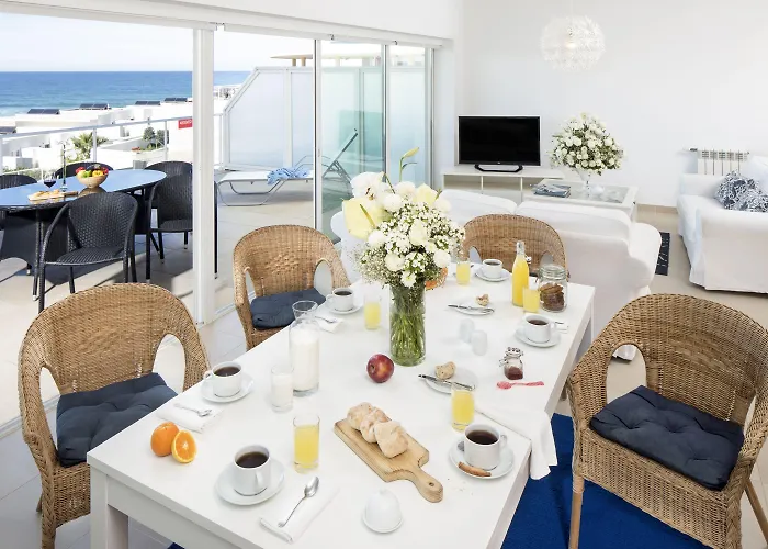 Курортный комплекс The Beachfront - D'el Rey Golf &