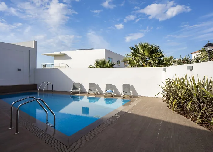 Курортный комплекс The Beachfront - D'el Rey Golf & 5*